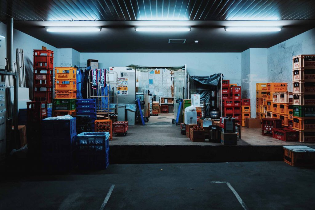 refrigerated cargo shipment, detailed image of loading dock, bright lighting, clean modern setting - cargo claims